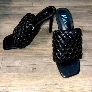 Sale! 🔥🔥 NEW! Mixx Shuz Black 4” Heels 👠 Size 6.5